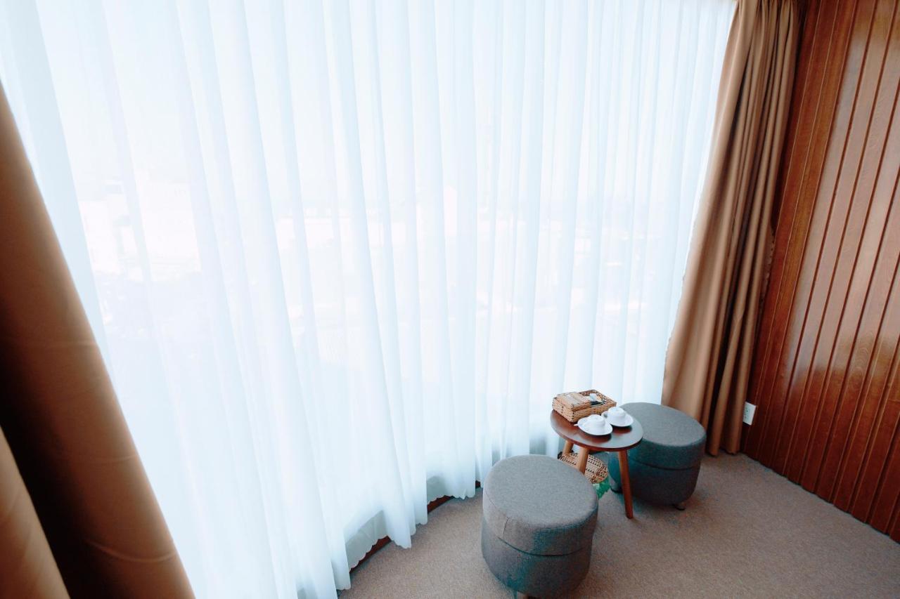 Mira Hotel Куинён Экстерьер фото