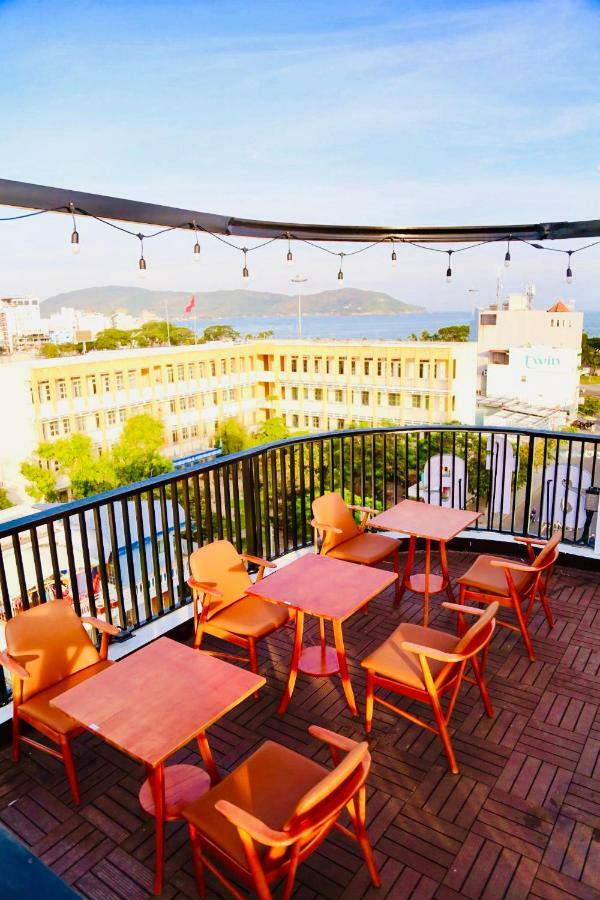 Mira Hotel Куинён Экстерьер фото