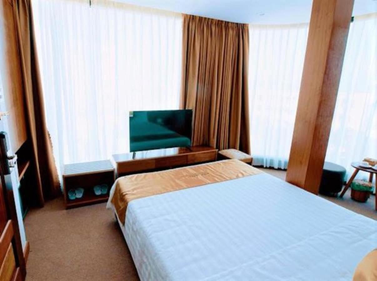 Mira Hotel Куинён Экстерьер фото